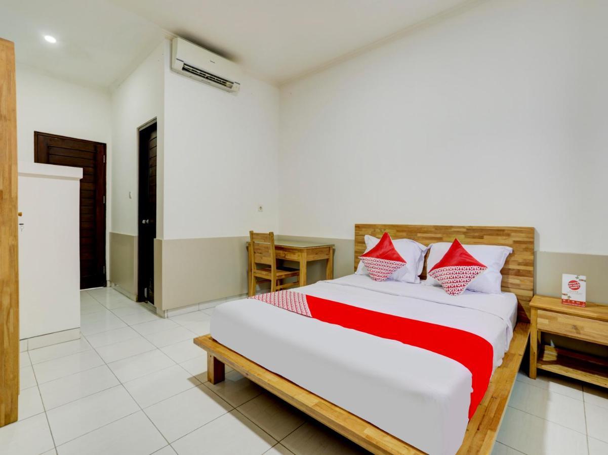 Oyo Flagship 90754 Alamanda Guesthouse 덴파사르 외부 사진